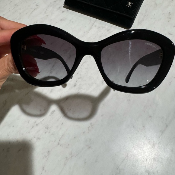 Chanel CAT EYE SUNGLASSES 
Ref.9161B C622/S6, A71668 X02569 S221 - Picture 7 of 10